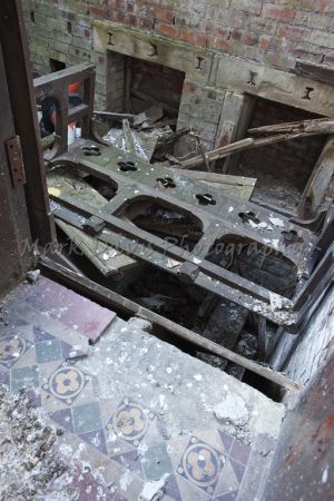 Bowling Cemetery Chapel december 24 2010 image 7.jpg